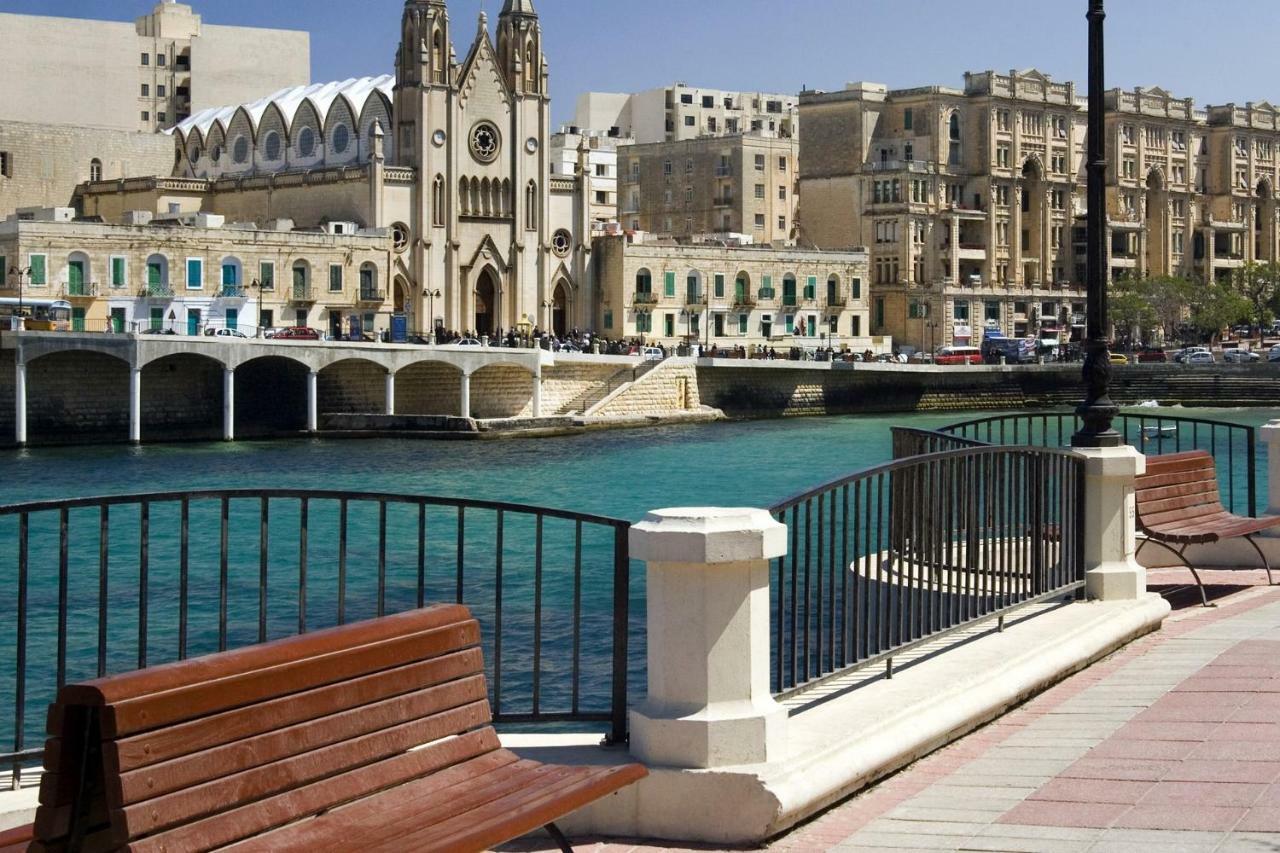 Seafront Apartment In Sliema With Pool, Upmarket Complex Exteriér fotografie