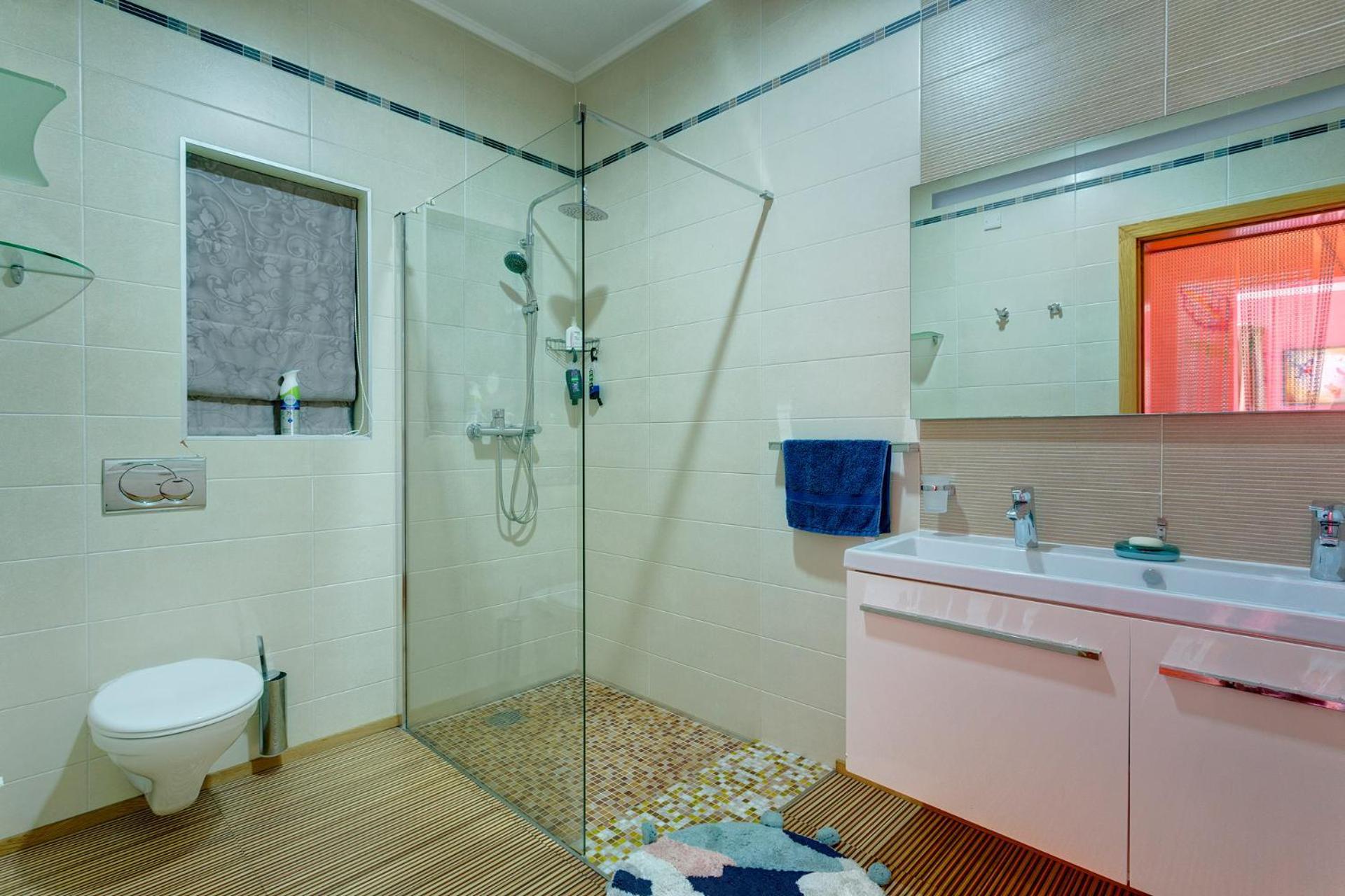 Seafront Apartment In Sliema With Pool, Upmarket Complex Exteriér fotografie