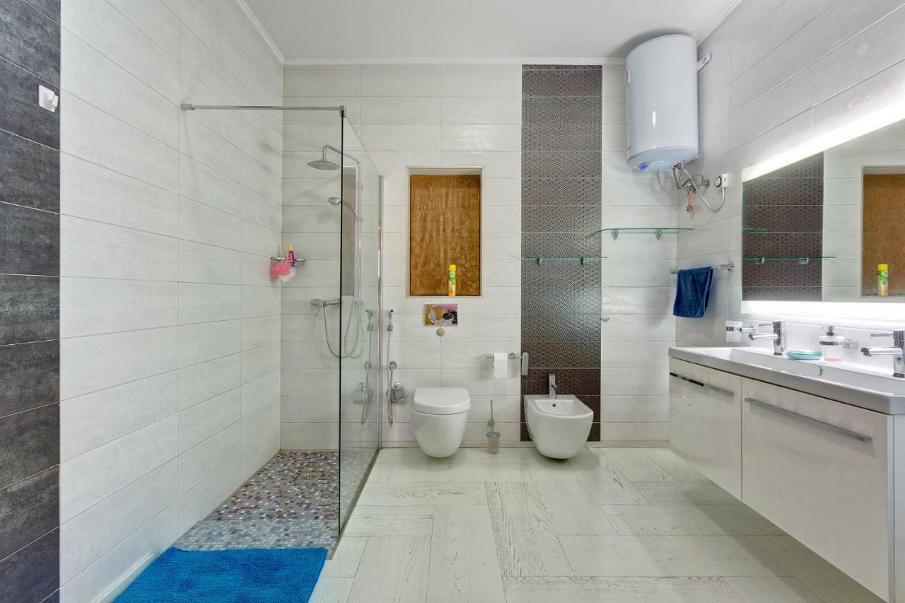 Seafront Apartment In Sliema With Pool, Upmarket Complex Exteriér fotografie